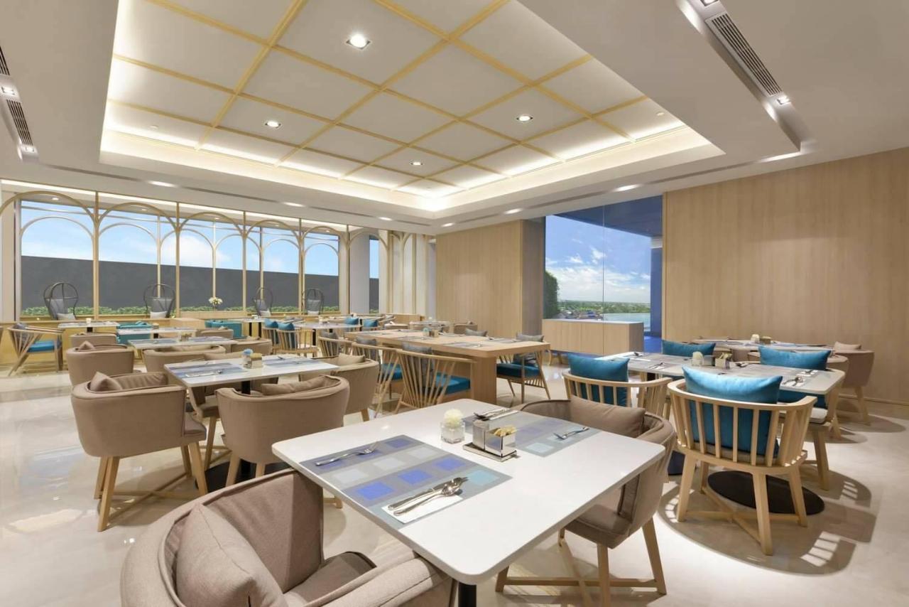 Centre Point Hotel Terminal21 Korat Nakhonratchasima Buitenkant foto The restaurant
