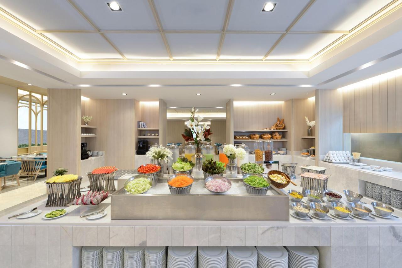 Centre Point Hotel Terminal21 Korat Nakhonratchasima Buitenkant foto The buffet at the hotel