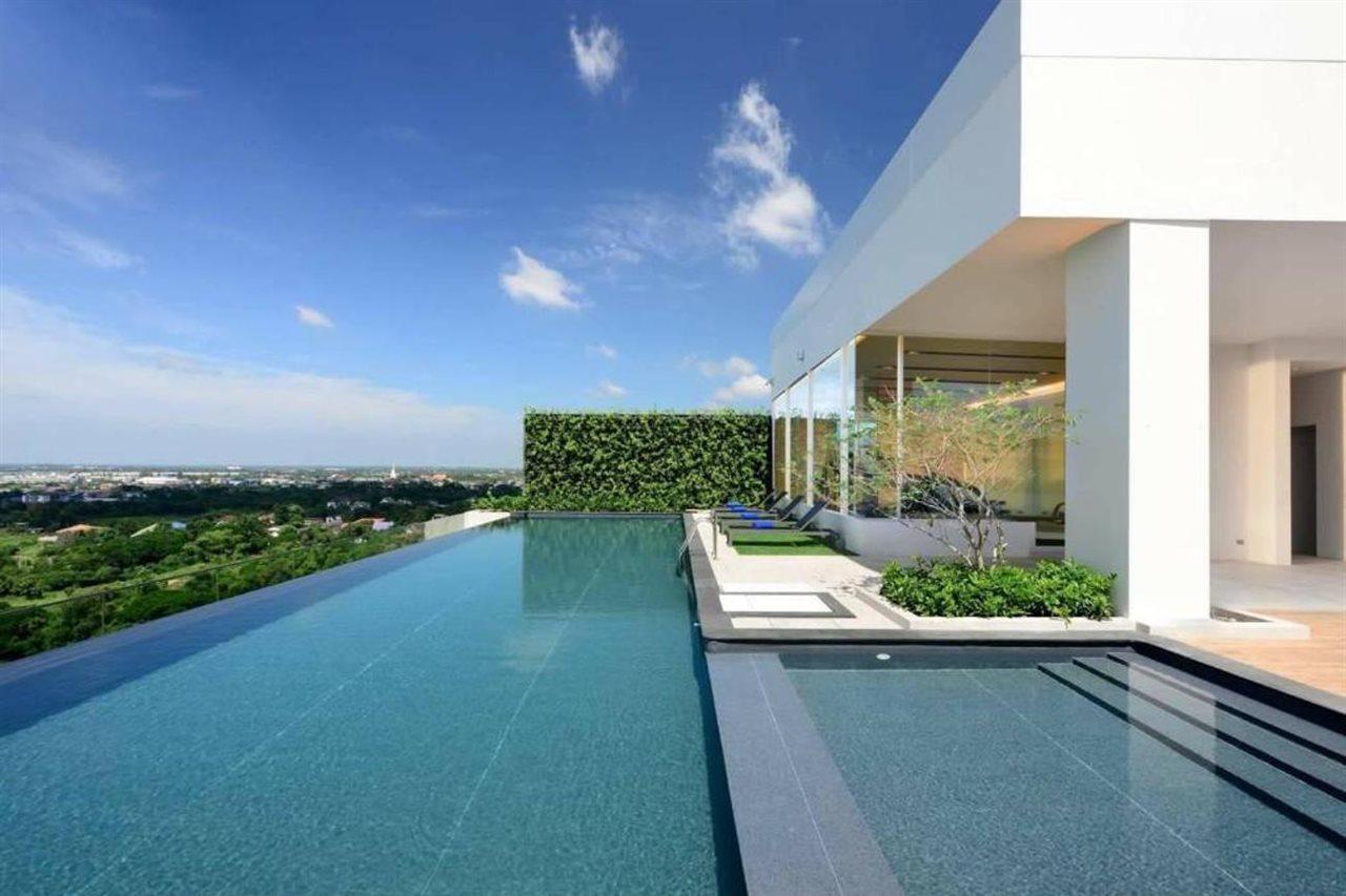 Centre Point Hotel Terminal21 Korat Nakhonratchasima Buitenkant foto The Sky Terrace
